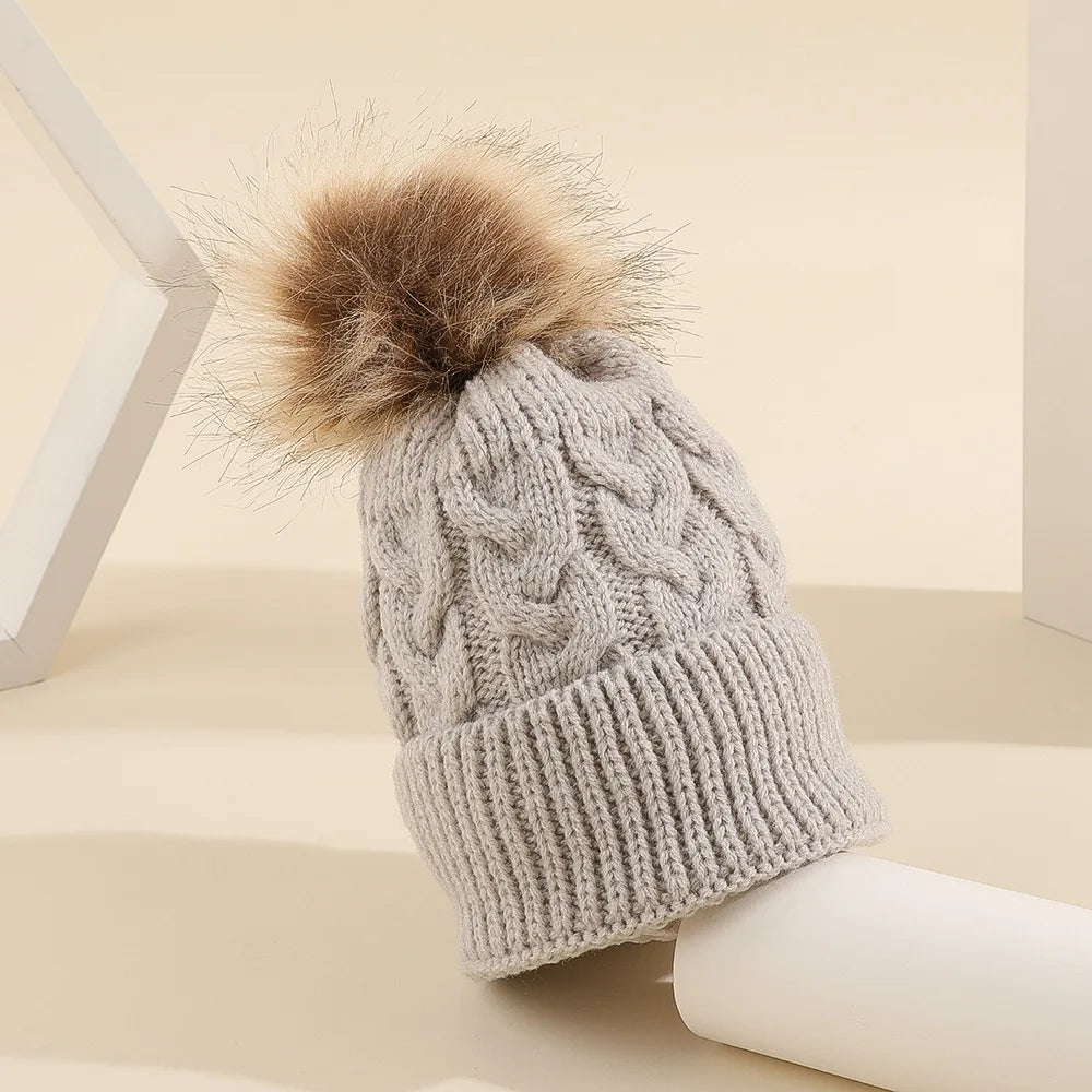 Mini Fashion™ - Skræddersyet Tekst - Hue med pompon